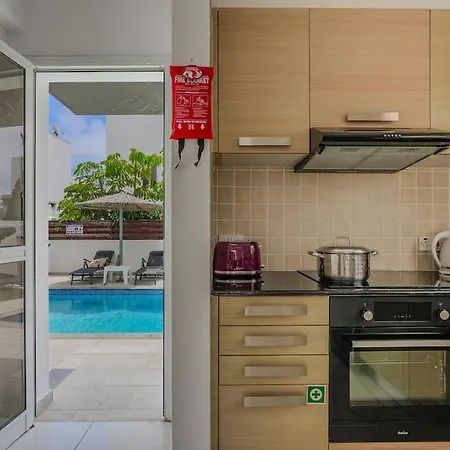 Nissi 19 With Private Pool *